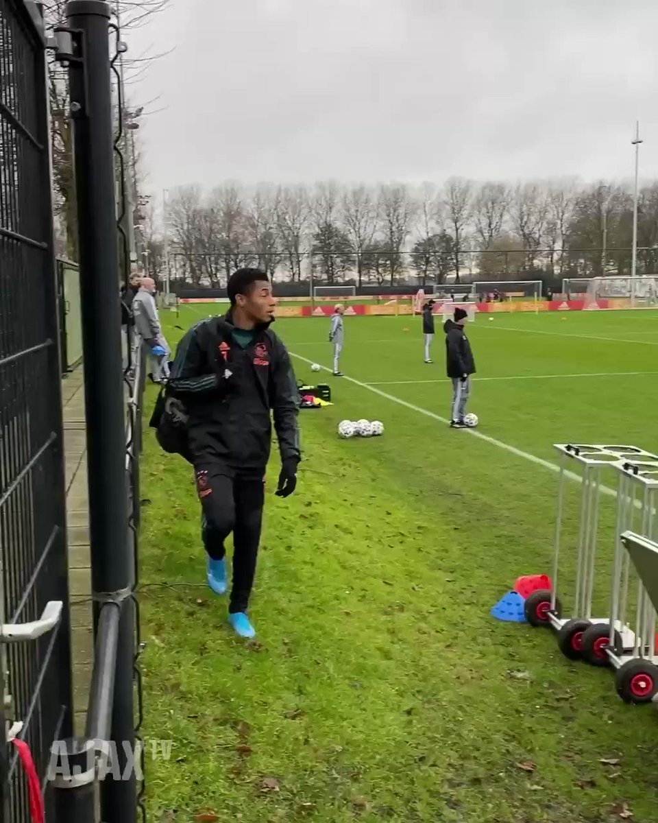 Ball Street (@BallStreet) on Twitter photo 2020-01-15 17:16:17 Ajax’s David Neres may have spent the morning at a café or two before training by the looks of things... Ajax’s David Neres may have spent the morning at a café or two before training by the looks of things...