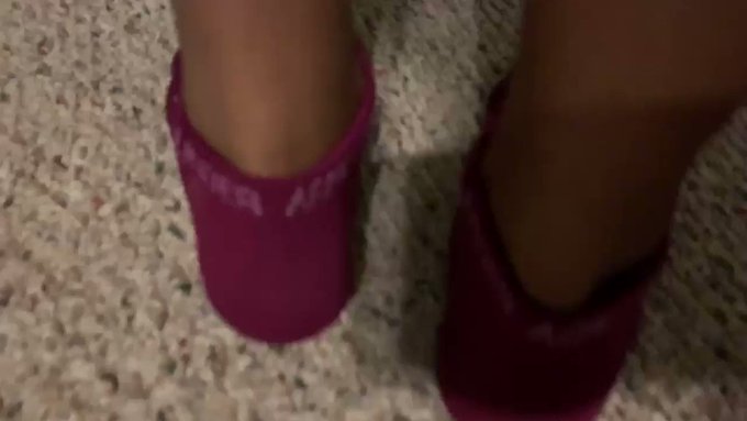 #feet #socks #toes #footfetishnation #feetporn #ebonysoles #asmr #asmrfeet #feetpictures #feetpicsforsale