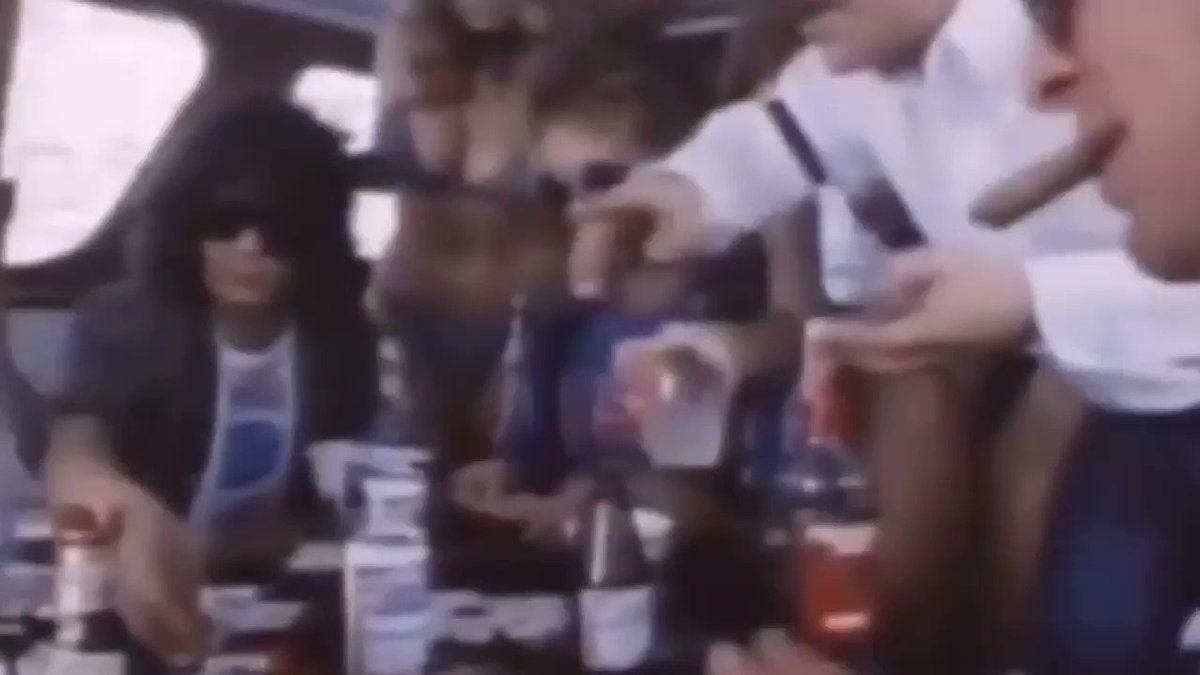 It’s Poker night with the fellas!!!♠️♦️♣️♥️🃏🥃🍺 Big Bad Bill(is Sweet William now)🎶 #vanhalenarmy #VanHalen #EddieVanHalen #DavidLeeRoth #tuesdayvibes #TuesdayMotivation #poker #tuesdaymood #themightyvanhalen