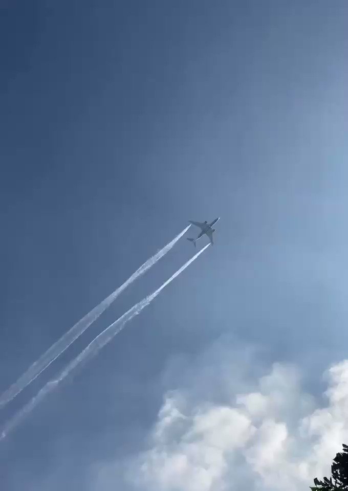 NEW: A plane making an emergency landing at LAX dumped fuel on six nearby schools, causing minor irritation and breathing problems for 60 kids and adults.
Fatima Goumghar shared this video of the plane flying low over her house in South Gate.
Read more: https://t.co/ukU46Ru9OH https://t.co/NIMaLZNdf8