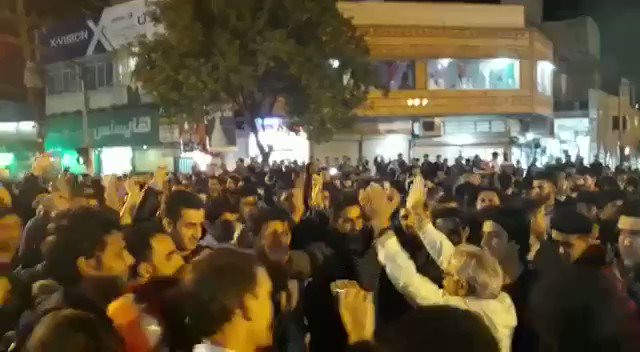 #حسن_اعتمادی ، بعد از نشست و سخنرانی #شاهزاده_رضا_پهلوی در موسسه هادسون در تلوزیون اینترنشنال گفت که شاهزاده در داخل کشور محبوبیت و مقبولیتی ندارد!!
این کلیپ تنها یک نمونه از صدها صحنه هایی است که مردم ایران در اعتراضات مختلف شاهزاده رضاپهلوی را با صدای بلند فریاد زدند
