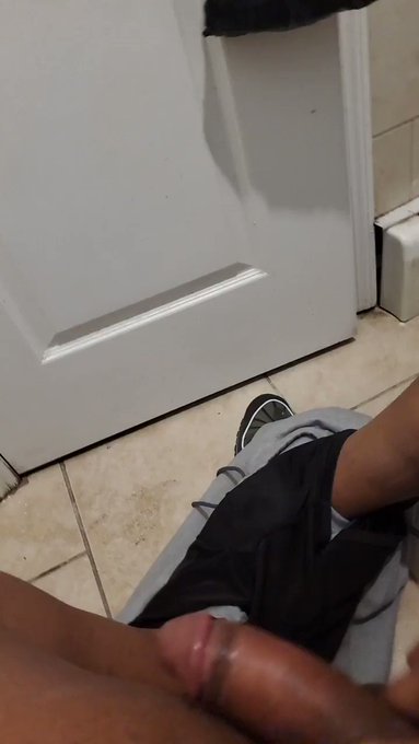 WHOS ON 😈 RT https://t.co/9b5u0QdNrk<a href="/tag/linkinbio"class="tags"><span>#linkinbio</span></a>