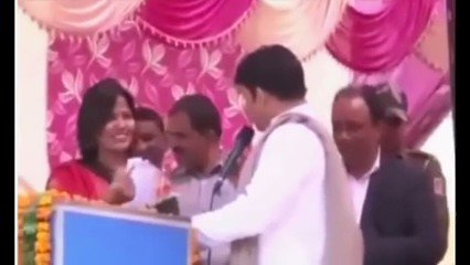 एक सांसद का महिला के साथ इतना बुरा व्यवहारइतना नशा पावर का ये है दिल्ली के भावी मुख्यमंत्री 🤦🏻♂️@BhootSantosh @SanjayV_INC @RiituS @speedtoready123 @Blackreturns110