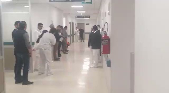 En el IMSS de #Sonora los pequeños llegan al quirófano a bordo de un carrito a control remoto 🚘 para reducir el estrés que produce una operación quirúrgica 😍👏