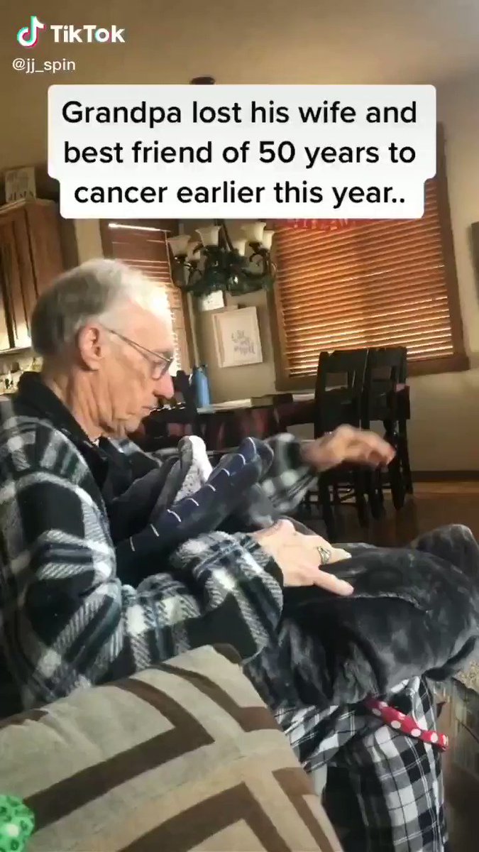 A man lost his wife to cancer after 50 years of marriage so his daughter made a quilt of her clothes. 😭
