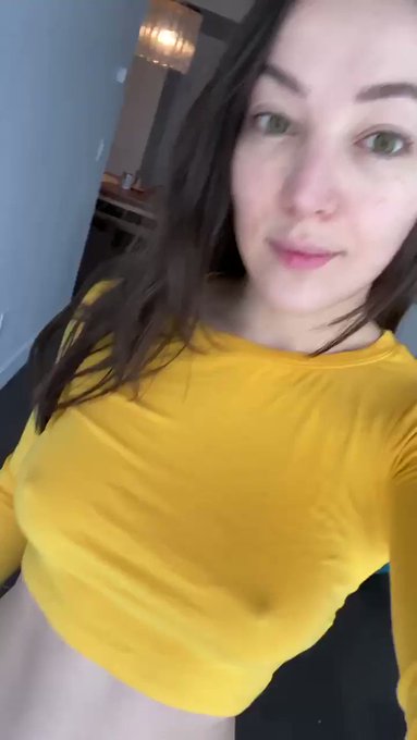 All perky as always! https://t.co/bTyuHRpycL https://t.co/do4chcjfKM