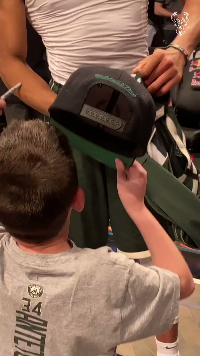 Milwaukee Bucks @Bucks