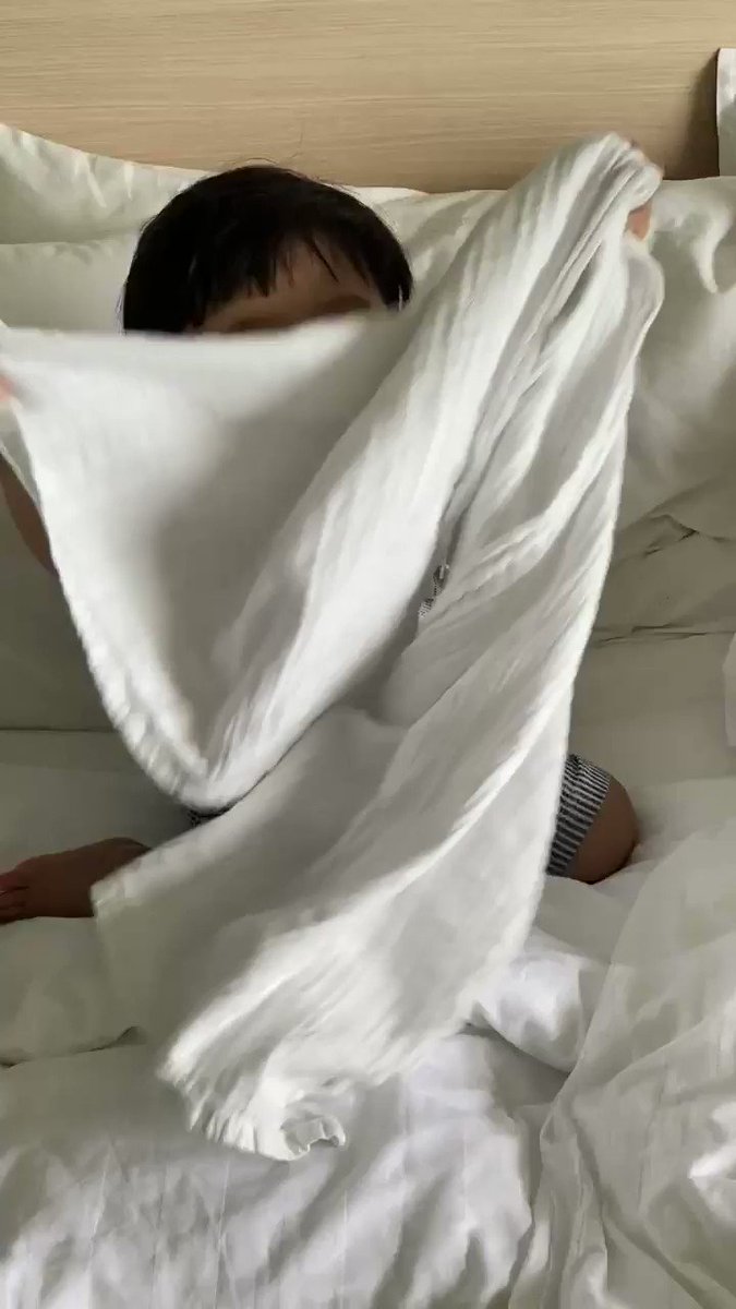 まるでのび太くん 赤ちゃんが電池切れで寝ちゃう瞬間がかわいい 話題の画像プラス まるでのび太くん 赤ちゃんが電池切れで寝ちゃう瞬間がかわいい 話題の画像プラス