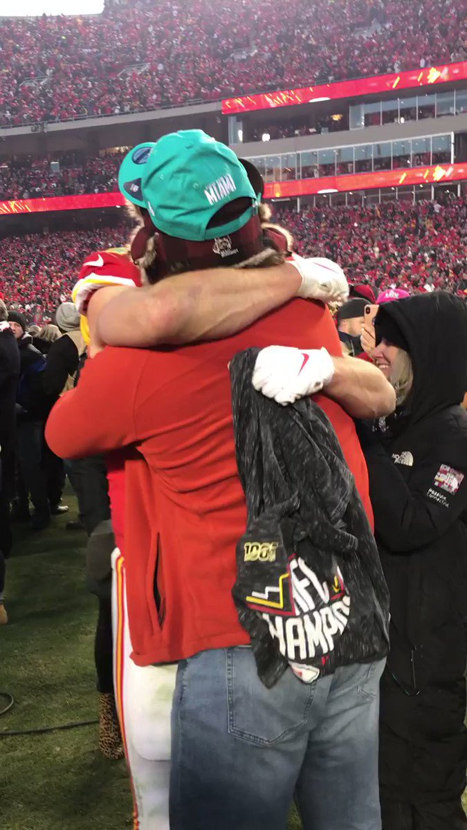 @JeffSkversky's photo on Travis Kelce