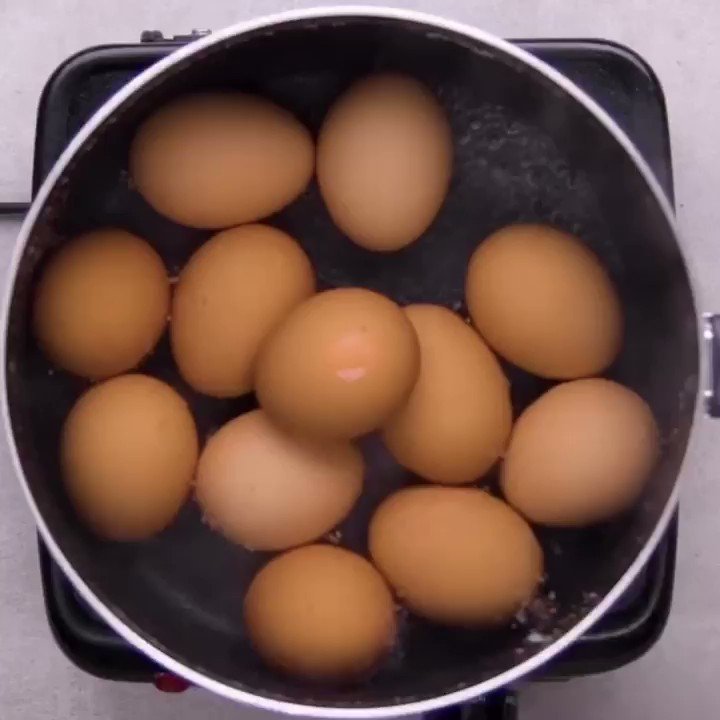 まさかのレモンで！？ゆで卵のからがスルッと剥ける裏技がこちら！