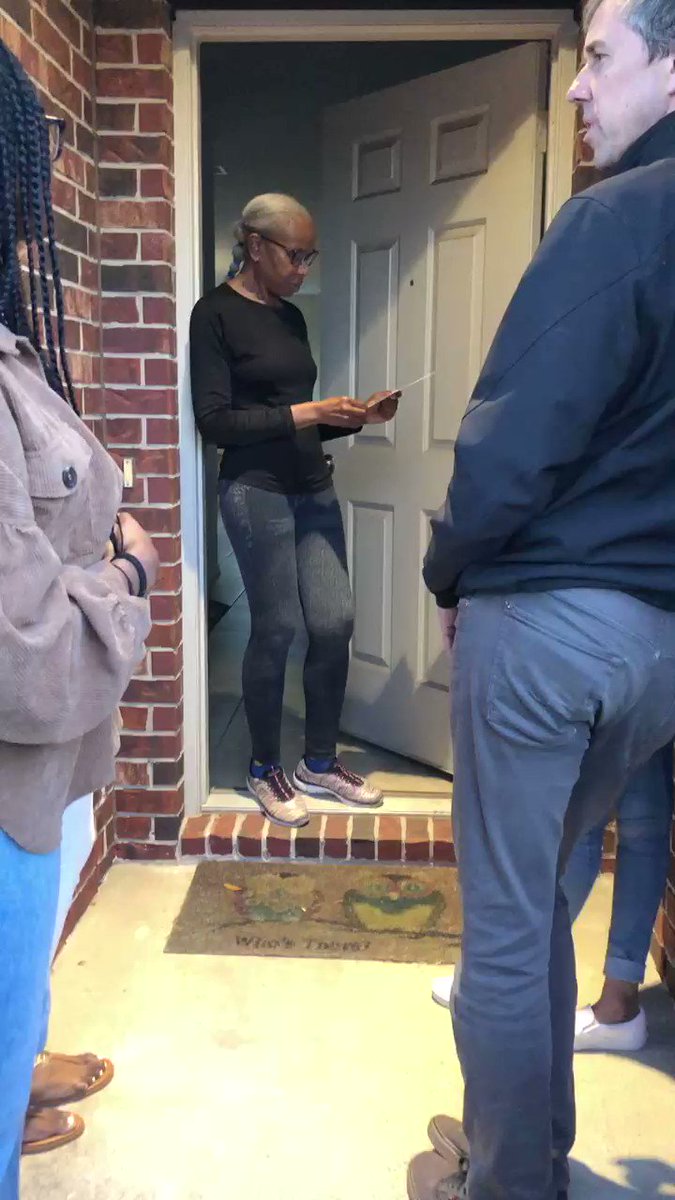 Beto O'Rourke (@BetoORourke) on Twitter photo 21/01/2020 00:08:22 Thank you Vanessa for opening your door to us and for commiting to vote tomorrow for @ElizMarkowitz ! Thank you Vanessa for opening your door to us and for commiting to vote tomorrow for @ElizMarkowitz !