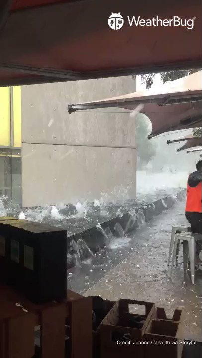 A group of workers having lunch at a Canberra cafe took cover under an umbrella as a severe hailstorm smashed the Australian capital on January 20.
📍Canberra, Australia
#WeatherBug #knowbefore #wx #weather #hailstorm