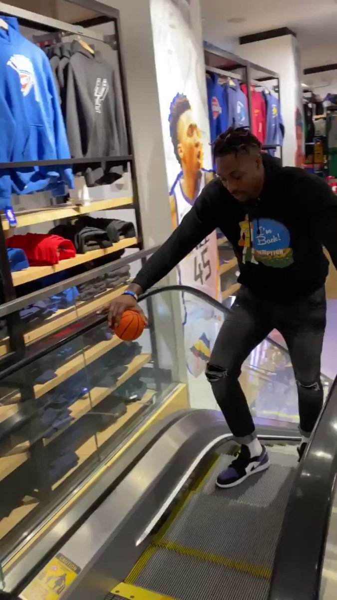 While visiting @NBASTORE NYC, Dwight Howard made official that he will participate in the #ATTSlamDunk Contest at NBA All-Star 2020 in Chicago!
🗓️: February 15th
📺: TNT