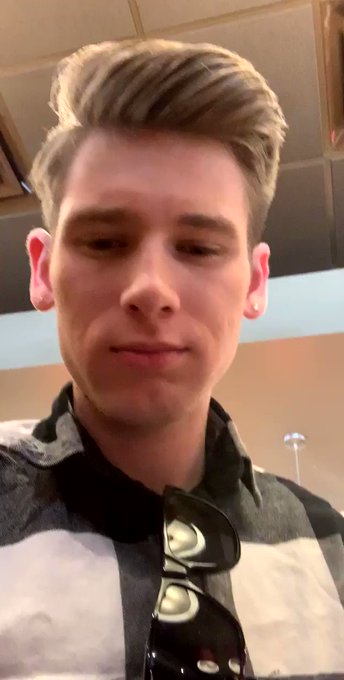 Great start to my birthday ? https://t.co/WnImcyCQw4