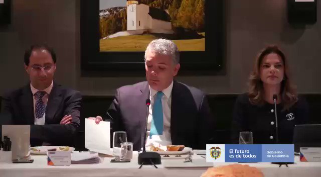 #Davos Es grato poderles comentar a los inversionistas del mundo que el crecimiento de Colombia en 2019 estuvo por encima de promedios mundiales, de la región y de la OCDE, y eso lo hemos logrado en un trabajo en equipo, con decisiones audaces como la #LeyDeFinanciamiento