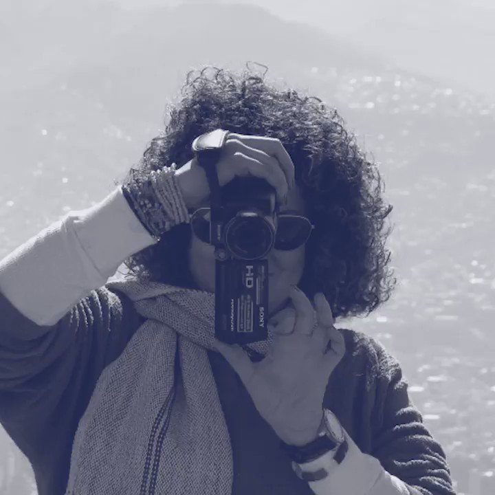 Ana María Ruiz es politóloga de @Uniandes. Dibujante publicitaria y periodista por vocación.Lleva 20 años como estratega de comunicaciones. Presentadora, reportera y fundadora de una agencia para el sector social.Ama viajar con sus hijas y es la nueva gerente de @CanalCapital