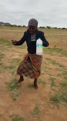 Tumi Sole (@tumisole) on Twitter photo 2020-01-24 03:52:16 Entering #FridayFeeling after clocking the weekly kms on #RunningWithTumiSole Dumelang batho badi ‘25’ #Januworry o wele! Entering #FridayFeeling after clocking the weekly kms on #RunningWithTumiSole Dumelang batho badi ‘25’ #Januworry o wele!