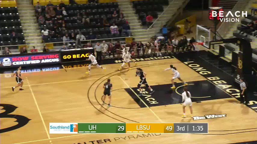 A three by Cydnee Kinslow caps an 8-0 LBSU run as the Beach lead Hawaii 52-29 #GoBeach pic.twitter.com/G76rStvdIg