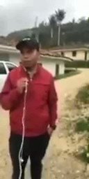 #Atención. Capitán de policía d Jambalo y 10 miembros del ejército, en camioneta vinculada a caso d narcotráfico intenta secuestrar a líder indígena del Cauca. La comunidad lo impidió. Las tales águilas negras del régimen Duque si existe