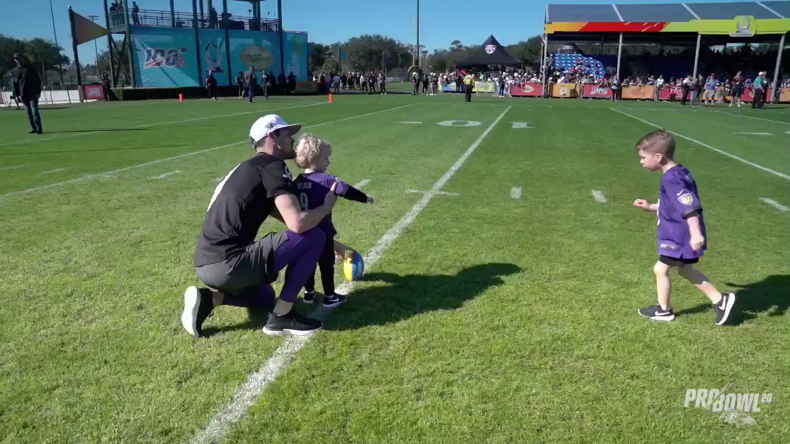 Baltimore Ravens (@Ravens) on Twitter photo 25/01/2020 18:44:24 Current Pro Bowler. Future Pro Bowlers. 💜 @jtuck9 | #ProBowl Current Pro Bowler. Future Pro Bowlers. 💜 @jtuck9 | #ProBowl