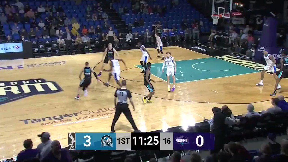 a player of many talents | @Calebmartin14
30 PTS | 8 REB | 4 3PM | 3 AST | 2 BLK | 2 STL
@NevadaHoops ↗️ @hornets ➡️ @greensboroswarm