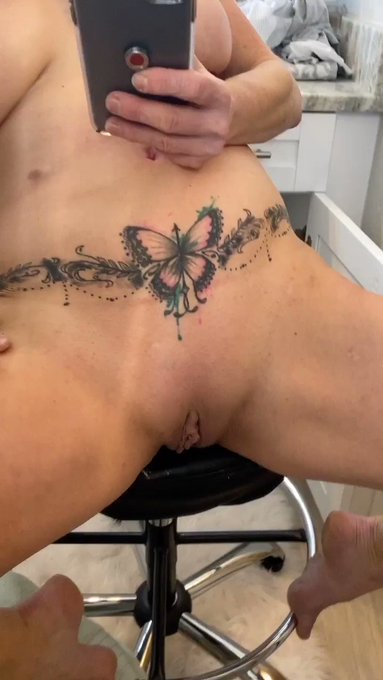 Kiwi Fox’s pics and videos