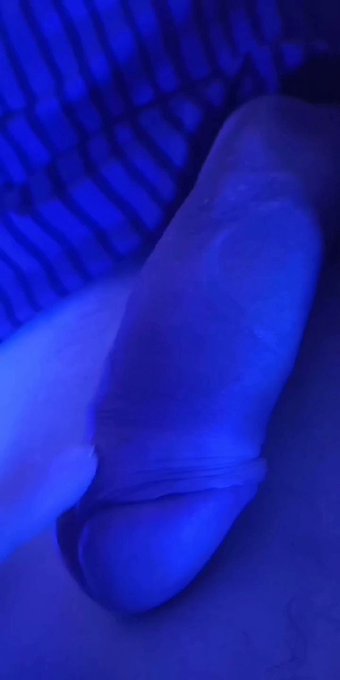 Morning wood. Woke all horned up...
#horny #hornycock #erection #twink #bisexual #bicurious #gay #follow