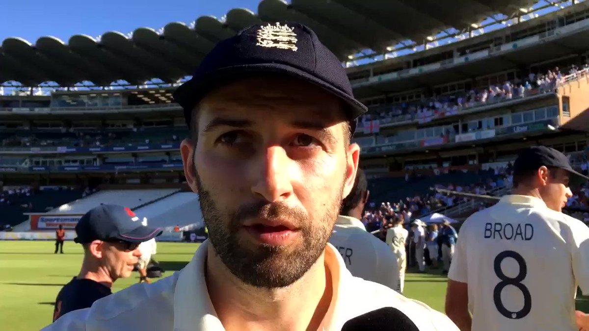 Test Match Special (@bbctms) on Twitter photo 2020-01-28 08:36:16 π Classic photo bombing by @StuartBroad8 & @JofraArcher of this @MAWood33 interview. #bbccricket #SAvENG π Classic photo bombing by @StuartBroad8 & @JofraArcher of this @MAWood33 interview. #bbccricket #SAvENG