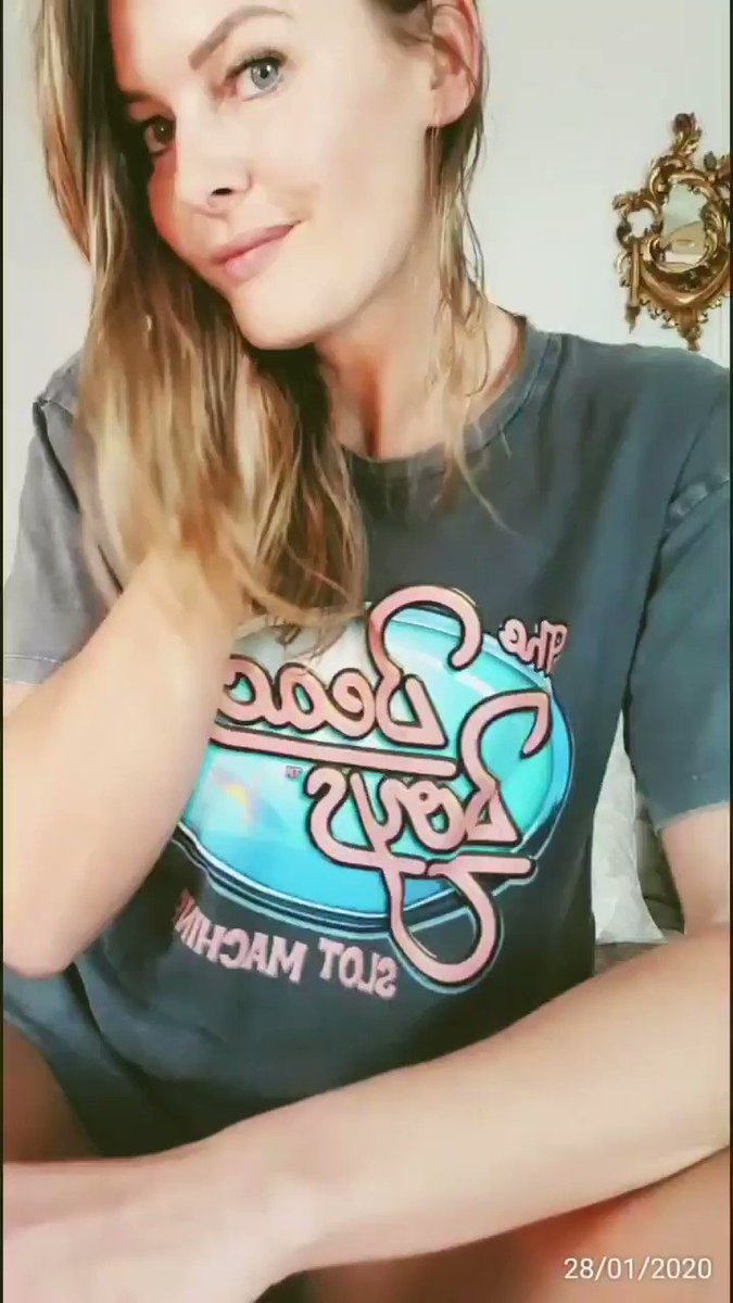 Model - Caly Morgan Domme