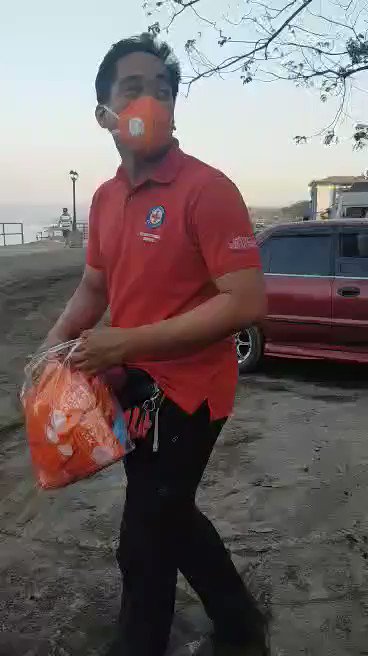 DZRH NEWS (@dzrhnews) on Twitter photo 29/01/2020 21:50:55 WATCH: @philredcross namahagi ng N95 mask sa San Nicolas, Batangas. | via @JecelleRicafort #DZRHat80 WATCH: @philredcross namahagi ng N95 mask sa San Nicolas, Batangas. | via @JecelleRicafort #DZRHat80