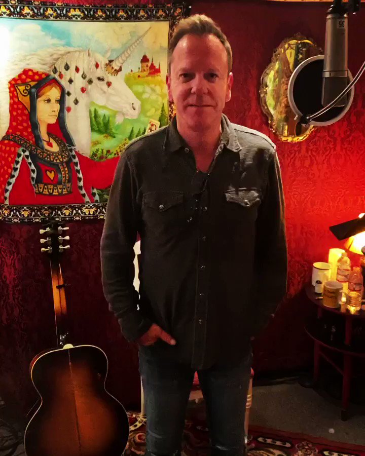 Kiefer Sutherland (@RealKiefer) on Twitter photo 31/01/2020 03:39:11 @JimGaffigan @jeanniegaffigan @JimGaffigan @jeanniegaffigan