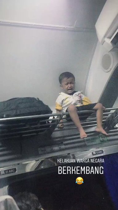 VIRAL! Lari-lari Hingga Cubit Penumpang, Ayah Ini Nekat ...