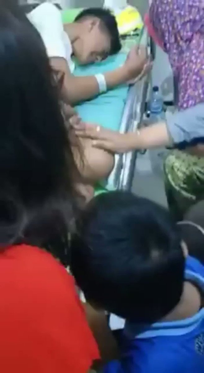 gak bisa ngebayangin kalo ini terjadi pada anak atau adik2 kita. Korban dibully oleh temen sekolahnya..Entah apa yg ada dipikiran mereka sampe terjadi sprt ini..Dan para pelaku sementara ini hanya disanksi diatas materai bahwa tdk akan mengulanginya lagi..