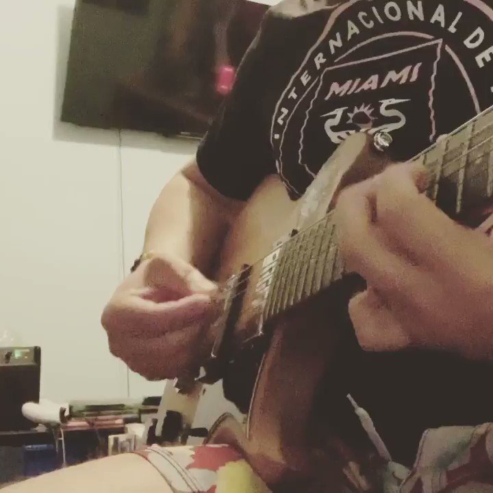 I don't practice Santeria, I ain't got no crystal ball. 🎸 Sublimes - Santeria solo 🎸#santeria #sublime @sublime @SublimeWithRome