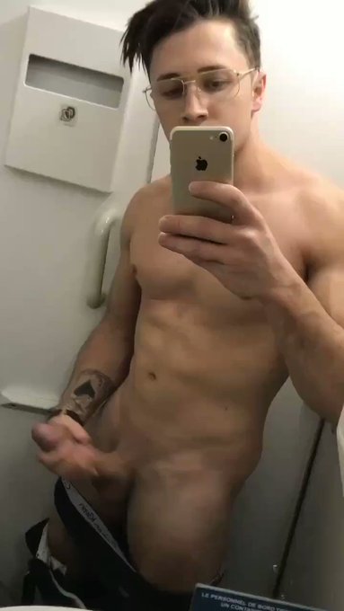Príncipe ??

By: @victorferraaaz 

@brotheragensbr
@new_gaywanking
@BoyzSpace
@JacksGayPorn
@AlejandroCasFan