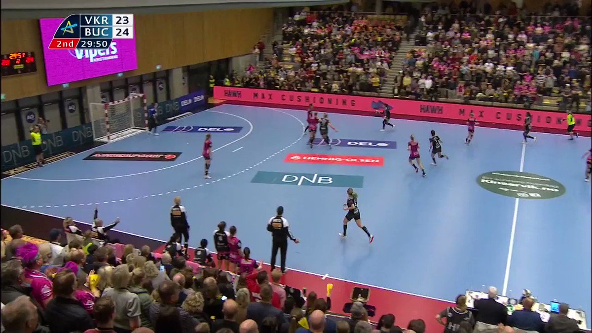 ๐ช @csm_bucharest are keeping the #deloehfcl quarter-final dream alive! Left wing Itana Grbic secured their win over @VipersKrSand with this shot from the right side in the final seconds ๐ฅ #ehfcl