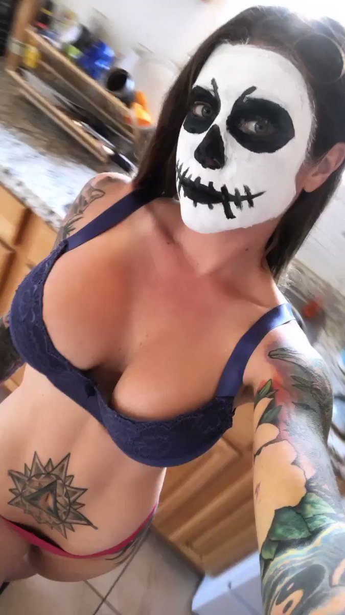 Model - Felicity Feline brunette