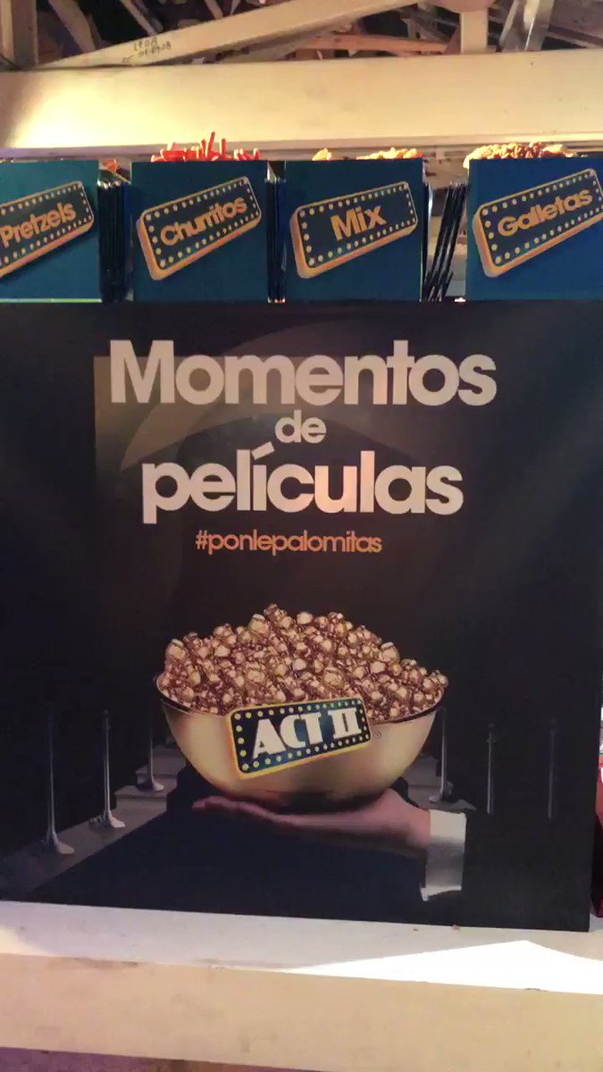 Miren nada más la MEGA BARRA de snacks que se armaron los rifados de @ACTIIMexico 🤤🤤🤤🤤 #CINECLUBSopitas
