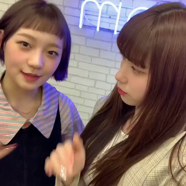 Rocket Punch(로켓펀치) (@Official_RCPC) on Twitter photo 2020-02-11 12:53:29 Q: #ASK_Rocket_Punch #BOUNCY 각 멤버들이 뽑는 BOUNCY MV 속 하이라이트 씬은 어딘지 알려주세요! - @H0WS0L0VELY A: #TwitterBlueroom Q&A 멋진 군무와 금가루죠~✨😎 Q: #ASK_Rocket_Punch #BOUNCY 각 멤버들이 뽑는 BOUNCY MV 속 하이라이트 씬은 어딘지 알려주세요! - @H0WS0L0VELY A: #TwitterBlueroom Q&A 멋진 군무와 금가루죠~✨😎