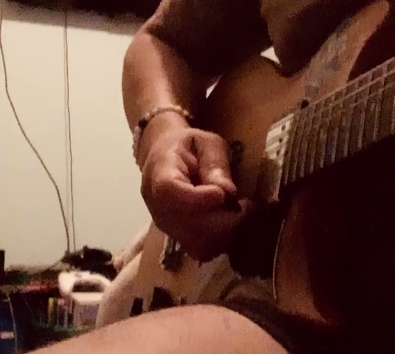 Pride and joy 🎶 love the blues ❤️❤️❤️🎸🎸@stevierayvaughan_ #bluesguitar #practicemakesperfect #stevierayvaughan