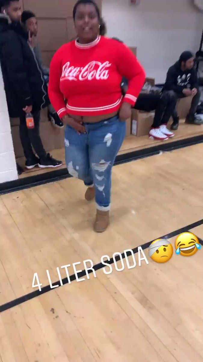 I kno somewhere Coca Cola pissed off🥴😂
