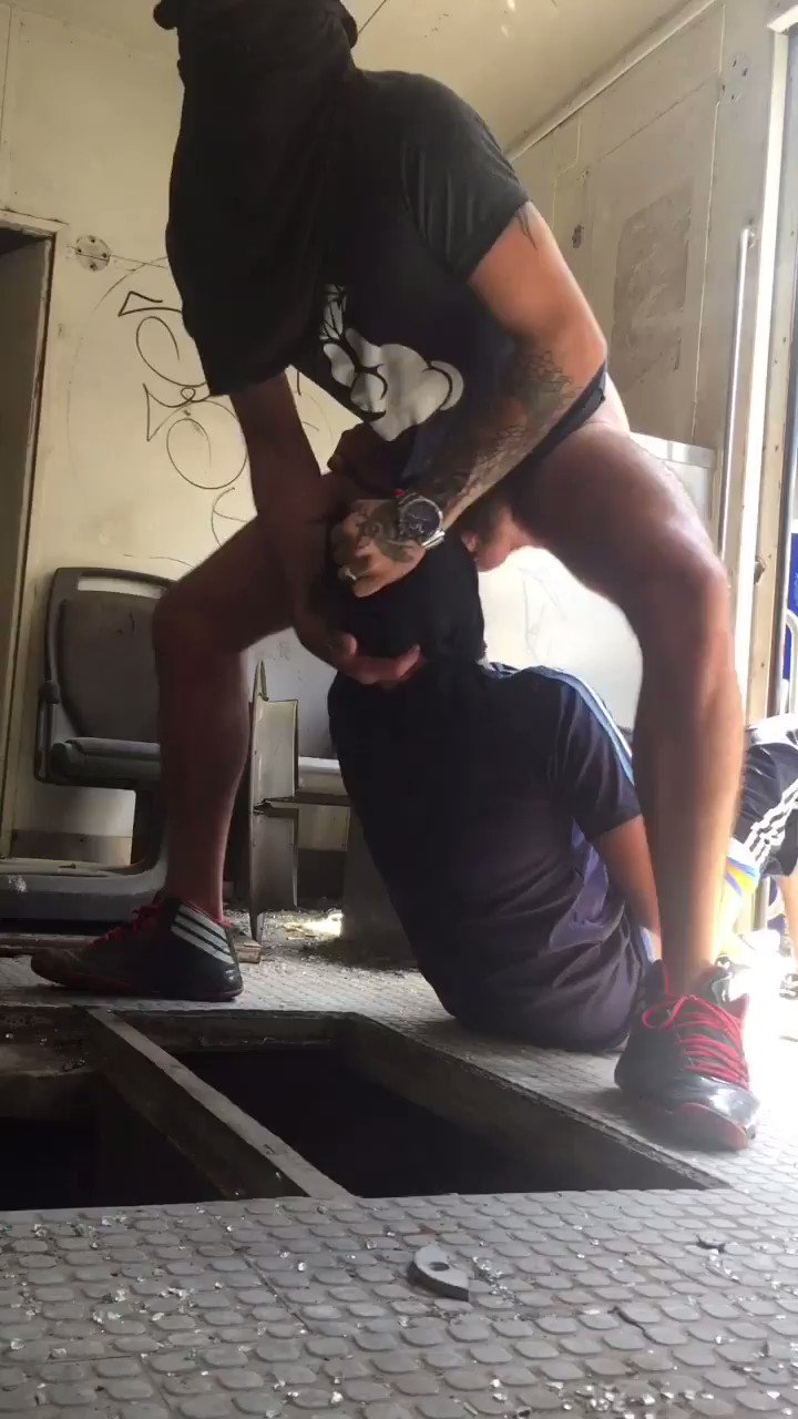 @PornKiwis video Tweet