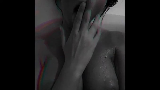 Happy Valentine’s day! ⚡️🥂❤️👇🏼👇🏼👇🏼 🚨 
https://t.co/l784vxSkR3
#HappyValentinesDay #art #sensual https://t