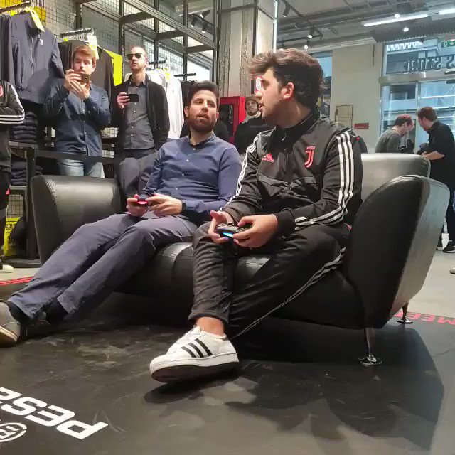 ๐ From UNDICI Shot at the Juventus Flagship Store in Milan:
The Juventus Esports team play fans at @officialpes for Meet&Beat ๐ฎ
