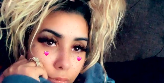 here I am giving you “valentine day” https://t.co/wpddrvOQxs