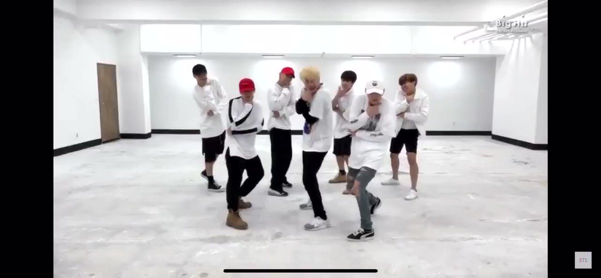 こころch ゆっくり実況者 On Twitter Fireみてて気付いたけど エモートのスムースムーブの元ネタって Btsだったんだね W 気付いた時めっちゃテンション上がったw