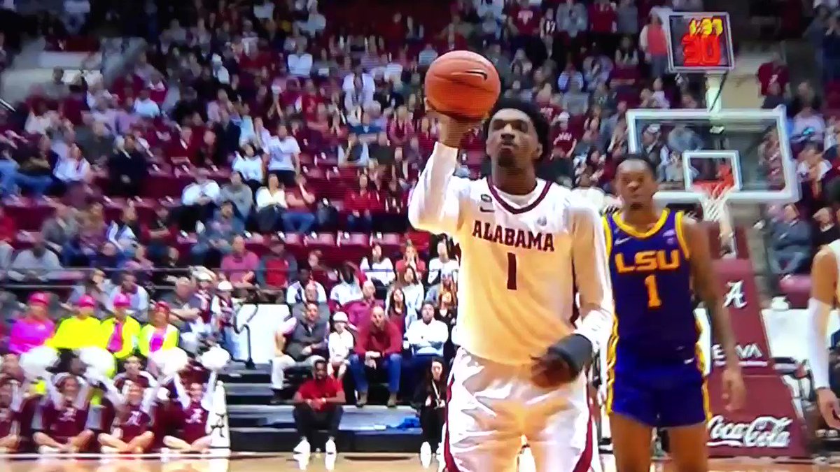 Biggest #BasketballGuy move ever. Herb Jones playing with a broken wrist draining one arm FTs and currently has SEVENTEEN rebounds