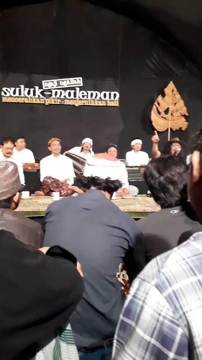 Jack Separo Gendeng Na Twitteru Bait Puisi Dari Kyai Sufi Besar Pasundan Kh Hasan Mustafa Ini Yg Menegaskan Bhw Sesembahan Kita Bukan Lagi Nama Atau Sifat Tapi Dzat Yg Membuat Gerakan Toleransi