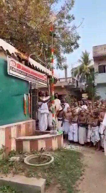 Hoisting of our flag with mantras... what a beautiful way to celebrate the Republic Day! Jai Hind..🇮🇳