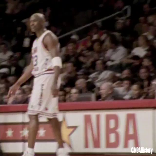 🔊🏀 Mic’d up with Michael Jordan and Kobe Bryant at the 2003 NBA All-Star Game.
🌟: 2020 #NBAAllStar Game
📺: 8pm/et on TNT